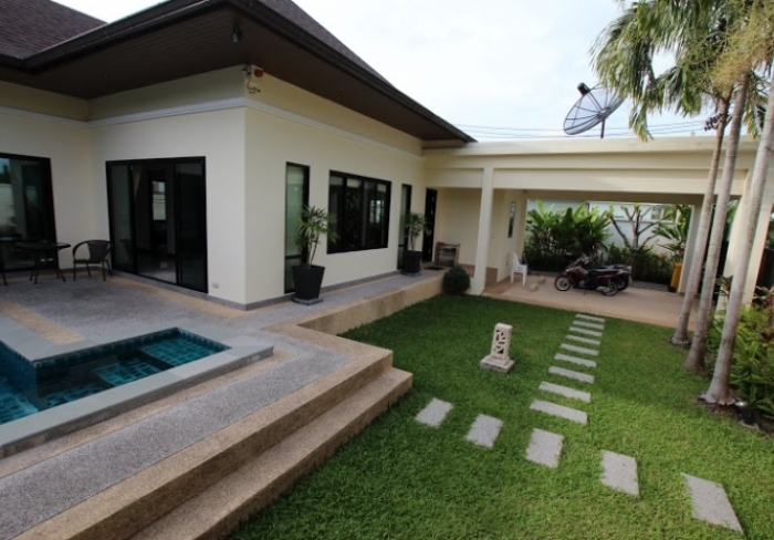 Villa in Naiharn 